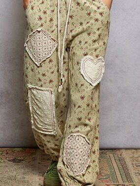 POL Floral Patchwork Jogger Pants in Sage Green and Pink SIZE S NWOT